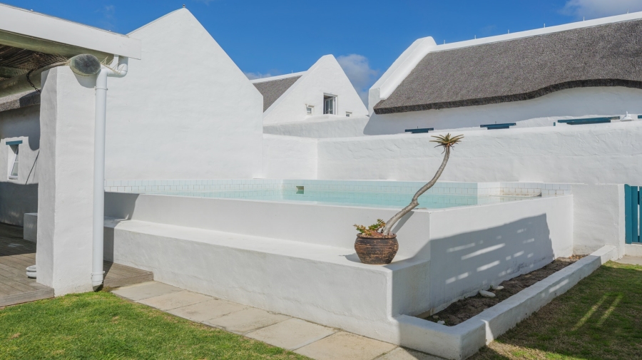 6 Bedroom Property for Sale in Struisbaai Western Cape
